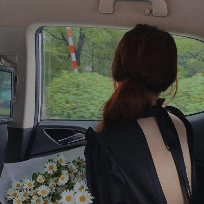 街头实拍：圈内老戏骨恋情细节流出，经纪人连夜公关